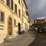 La Casa Del Maestro * קורטונה