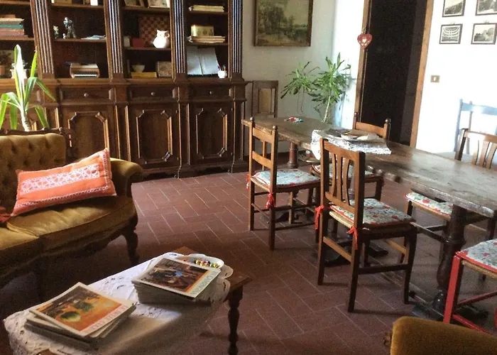 La Casa Del Maestro Gasthof Cortona